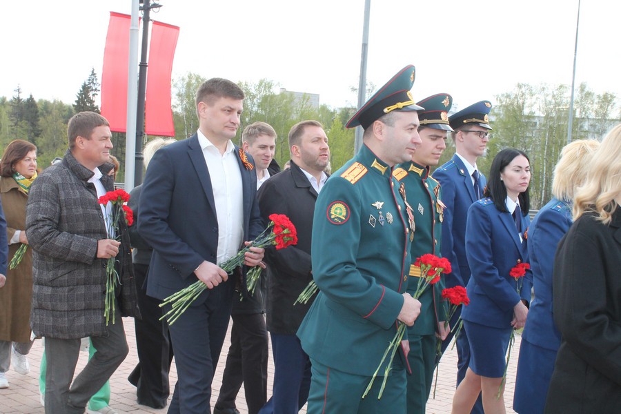 В районе Матушкино состоялось торжественное возложение венков и цветов, посвященное 80-й годовщине Победы в Великой Отечественной войне