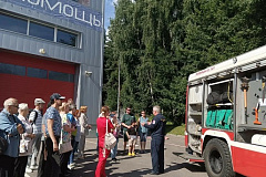 Экскурсии и мастер классы с общественными советниками проводят пожарные в Зеленограде  