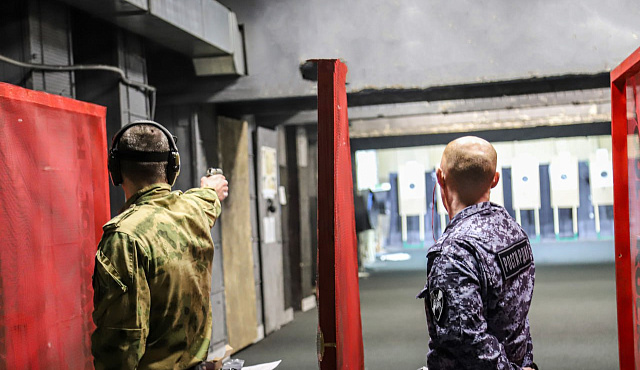 Специалисты по боевой подготовке столичного главка Росгвардии отмечают свой профессиональный праздник